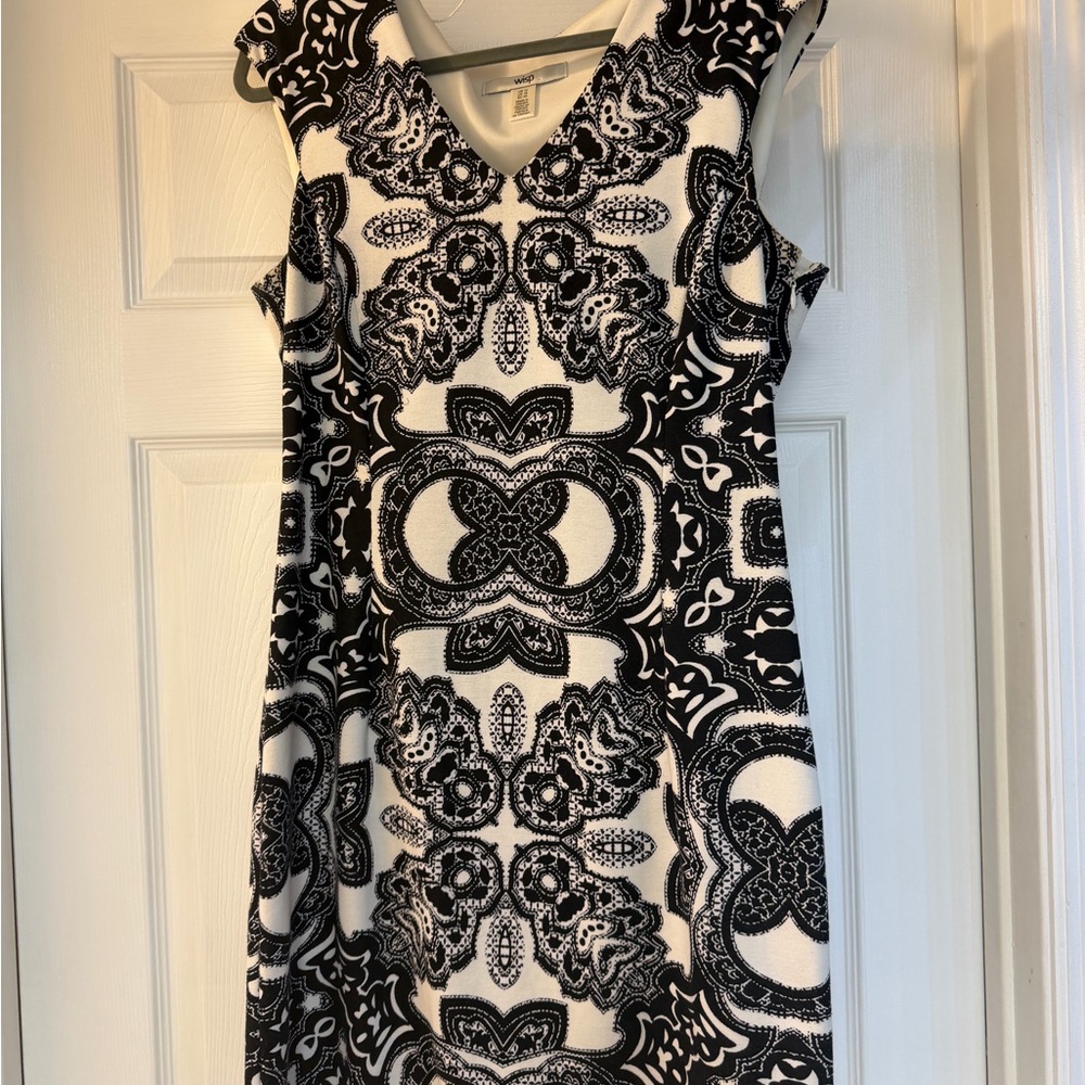 Chic Black and White Patterned Mini Dress